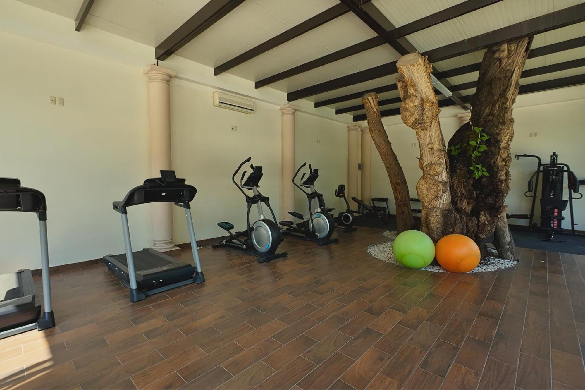Hotel Real Del Bosque Golf And Spa Tula de Allende Exterior photo